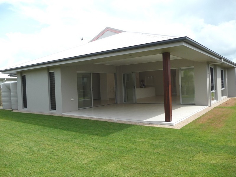 8 Chantilly Street, Bargara QLD 4670