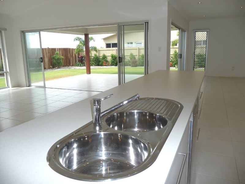 8 Chantilly Street, Bargara QLD 4670