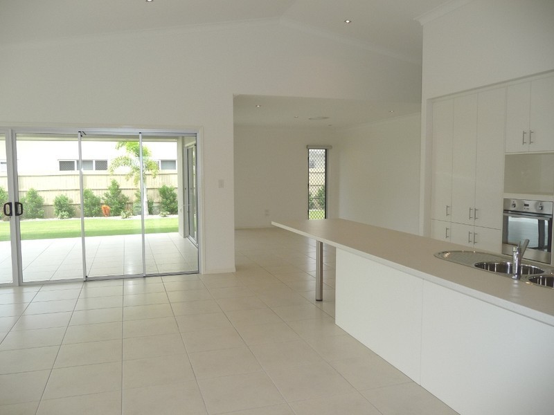 8 Chantilly Street, Bargara QLD 4670