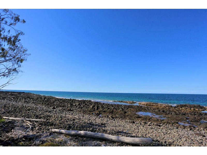 48 Barolin Esplanade, Coral Cove QLD 4670