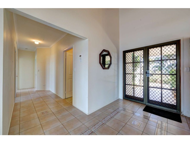 48 Barolin Esplanade, Coral Cove QLD 4670