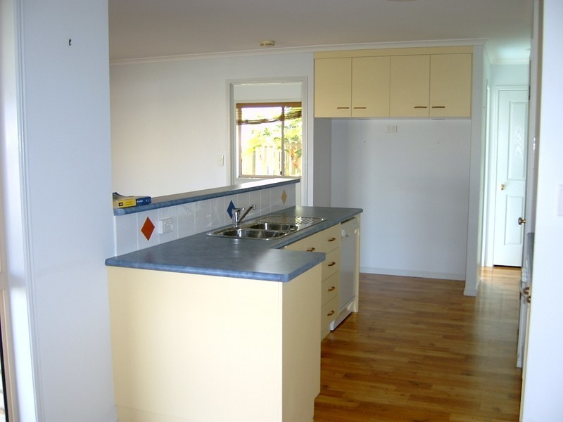 13 Peggy Drive, Coral Cove QLD 4670