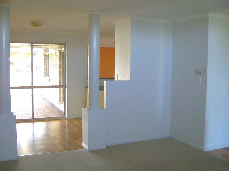 13 Peggy Drive, Coral Cove QLD 4670