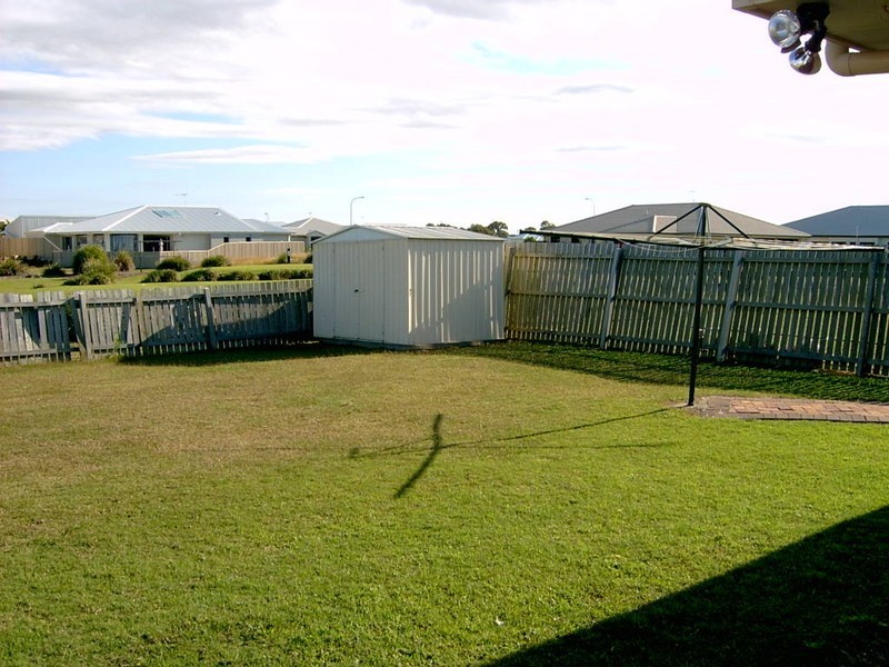 13 Peggy Drive, Coral Cove QLD 4670