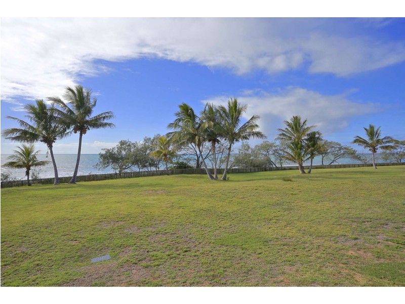 Villa 2, Chantelle Circuit, Coral Cove QLD 4670