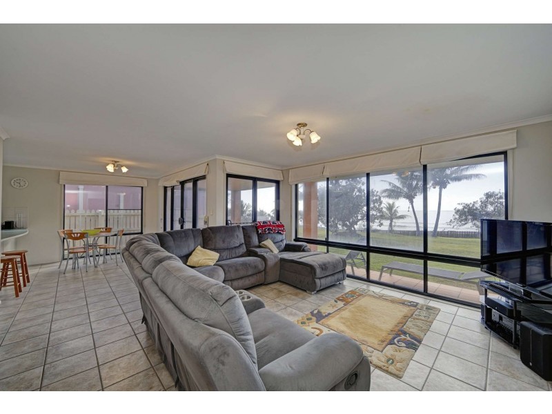 Villa 2, Chantelle Circuit, Coral Cove QLD 4670