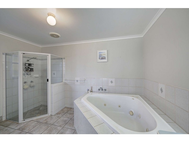 Villa 2, Chantelle Circuit, Coral Cove QLD 4670