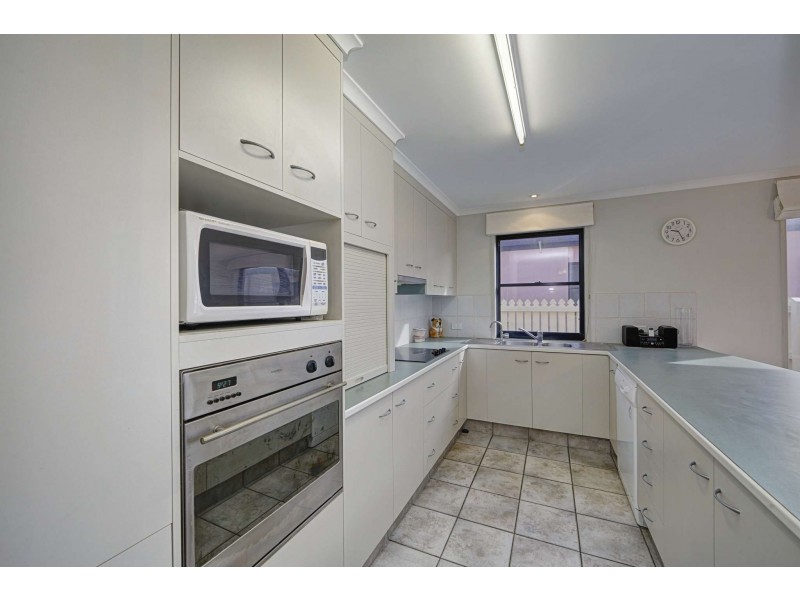 Villa 2, Chantelle Circuit, Coral Cove QLD 4670
