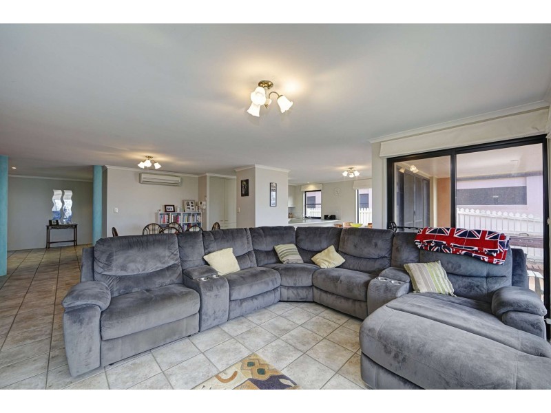 Villa 2, Chantelle Circuit, Coral Cove QLD 4670