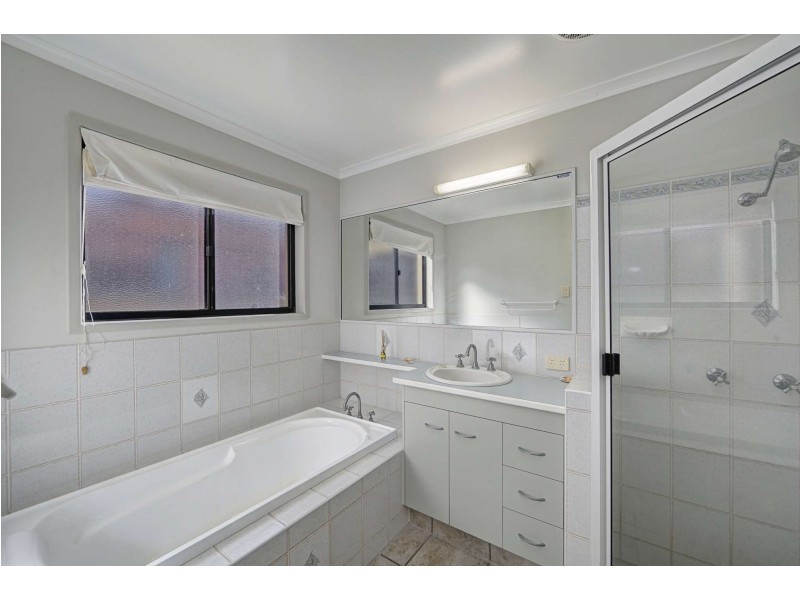 Villa 2, Chantelle Circuit, Coral Cove QLD 4670