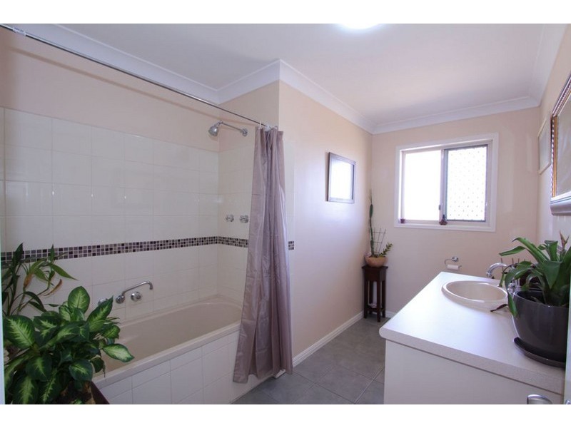 6 Tori Place, Innes Park QLD 4670