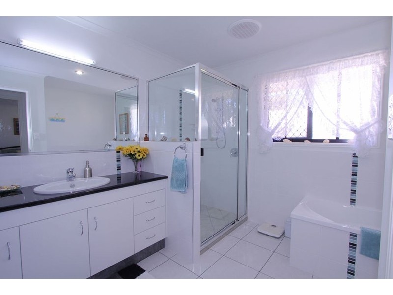 25 Shoreline Crescent, Bargara QLD 4670