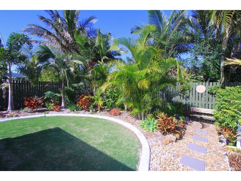 25 Shoreline Crescent, Bargara QLD 4670
