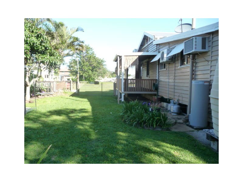 14 Leslie Street, Elliott Heads QLD 4670