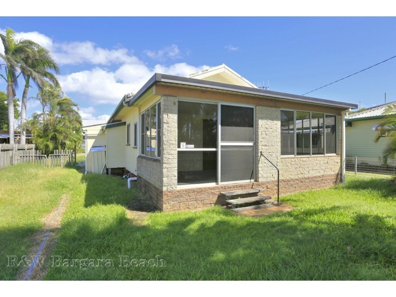 72 Bathurst Street, Elliott Heads QLD 4670