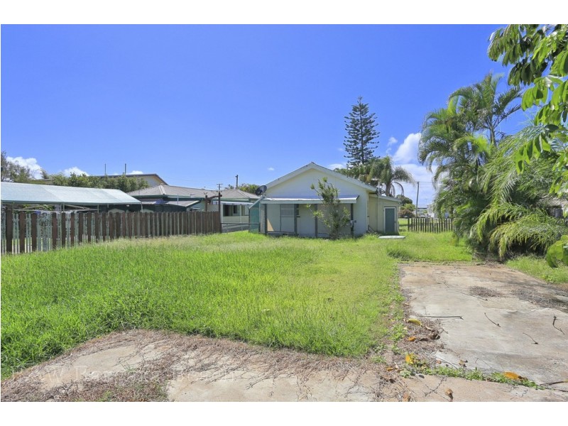 72 Bathurst Street, Elliott Heads QLD 4670