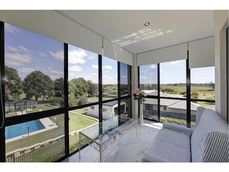 25 Coral Cove Drive, Coral Cove QLD 4670