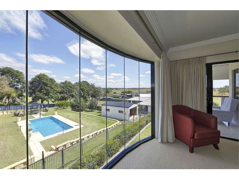 25 Coral Cove Drive, Coral Cove QLD 4670