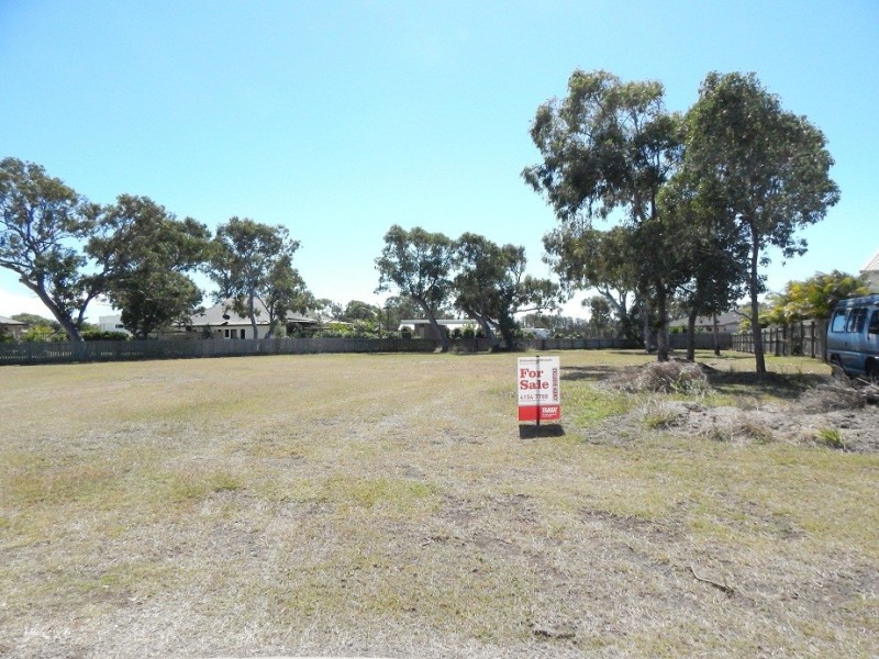 3 Meleisha Place, Coral Cove QLD 4670