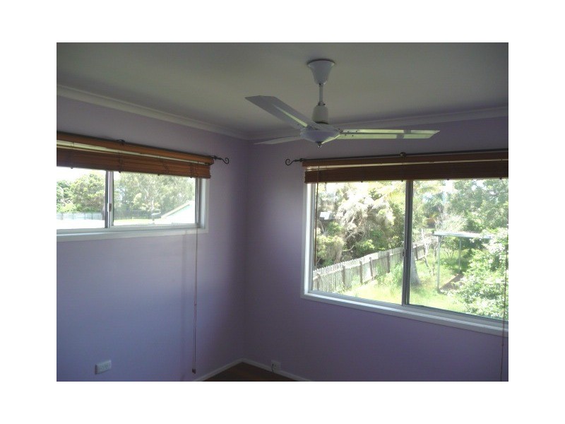 38 Wave Street, Burnett Heads QLD 4670