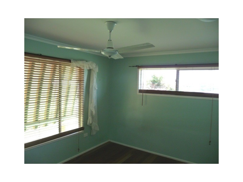 38 Wave Street, Burnett Heads QLD 4670