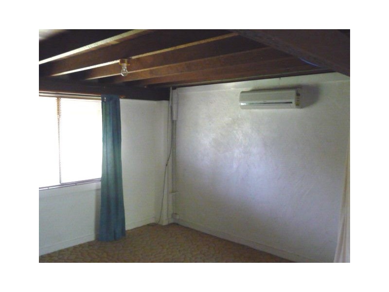 38 Wave Street, Burnett Heads QLD 4670