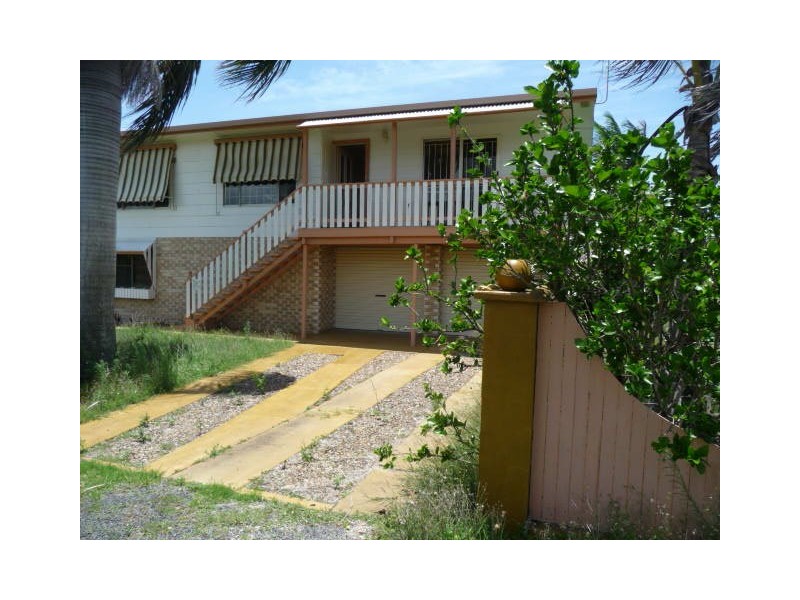 38 Wave Street, Burnett Heads QLD 4670