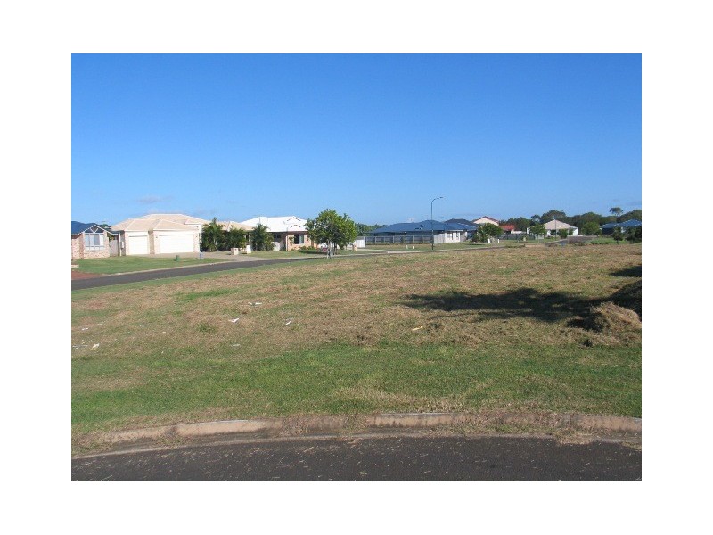 1 Bobby Place, Coral Cove QLD 4670