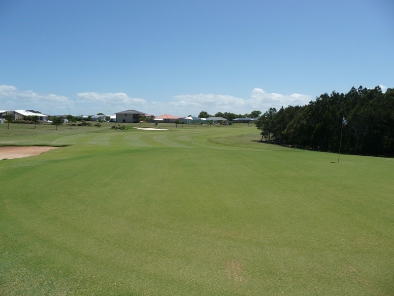 1 Bobby Place, Coral Cove QLD 4670