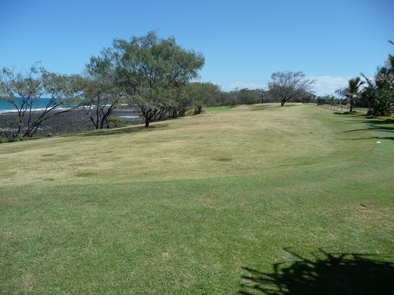 1 Bobby Place, Coral Cove QLD 4670