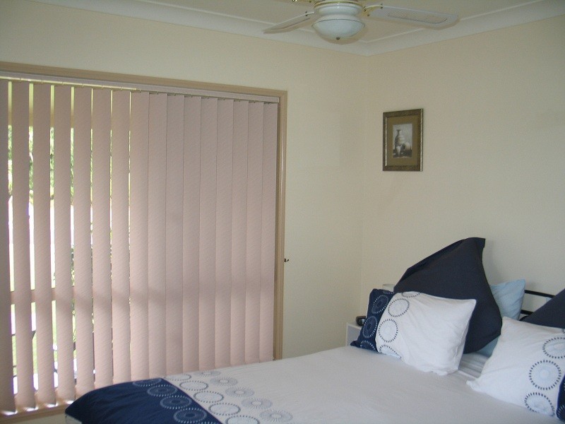 16 Hilltop Avenue, Qunaba QLD 4670