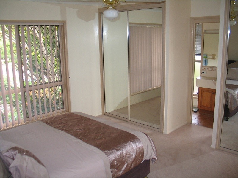 16 Hilltop Avenue, Qunaba QLD 4670