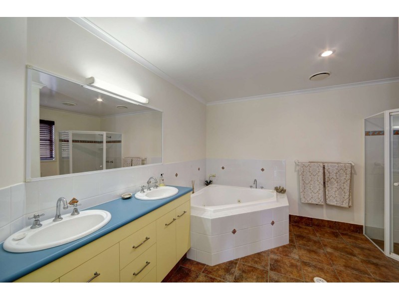 Villa 26, Chantelle Circuit, Coral Cove QLD 4670