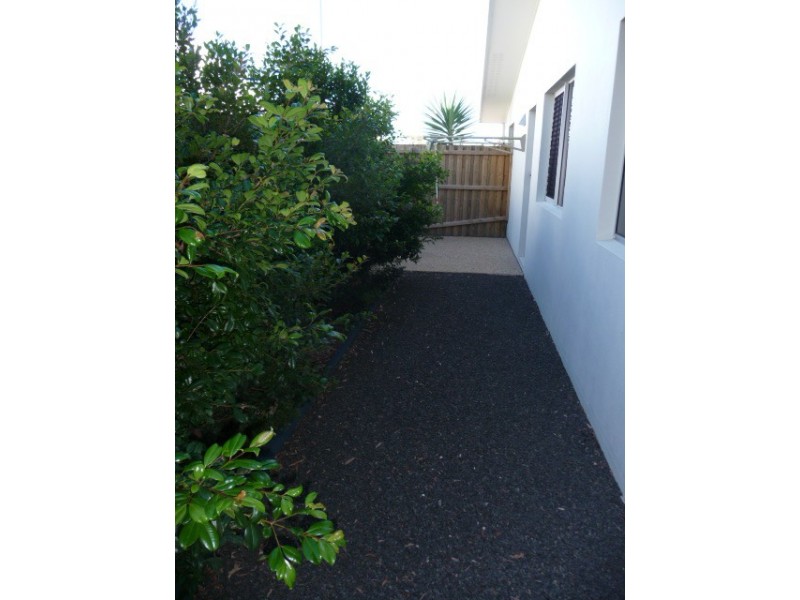 Villa 5—2 Savannah Court, Bargara QLD 4670