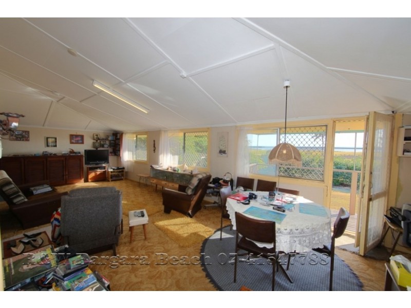 2-4 Sommerville St, Burnett Heads QLD 4670