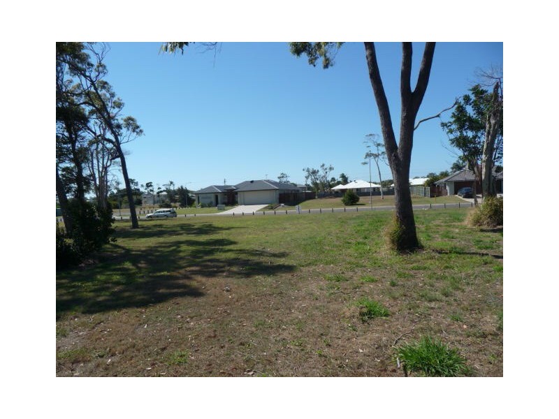 4 Breaker Court, Bargara QLD 4670