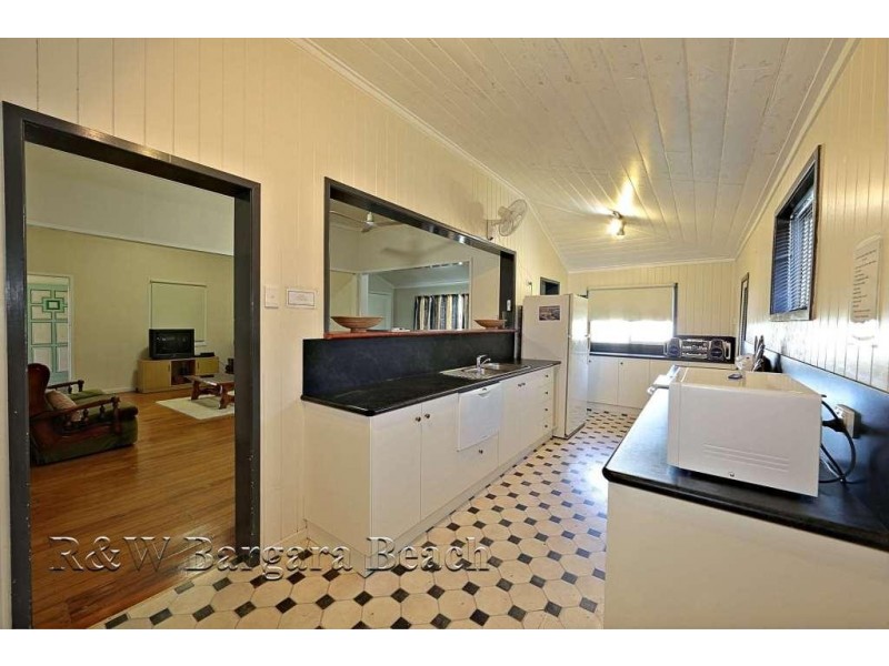 8 Lighthouse Street, Burnett Heads QLD 4670