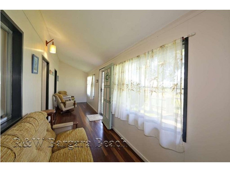 8 Lighthouse Street, Burnett Heads QLD 4670