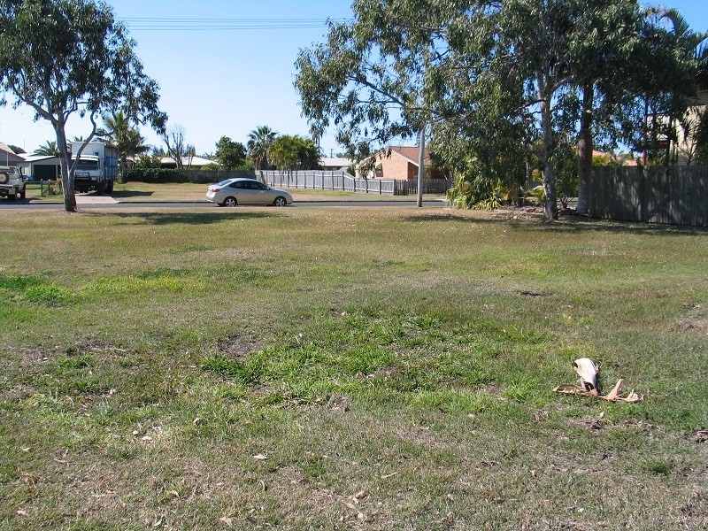 37 Bluewater Drive, Elliott Heads QLD 4670