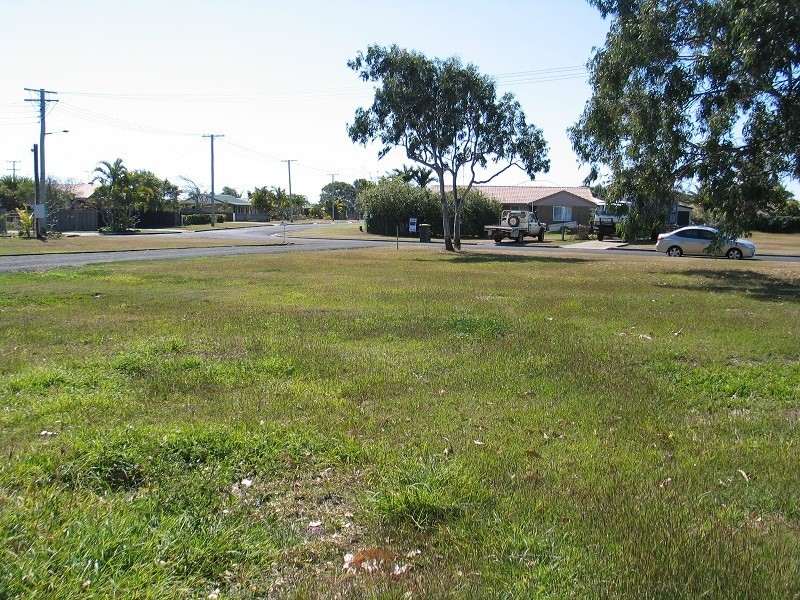37 Bluewater Drive, Elliott Heads QLD 4670