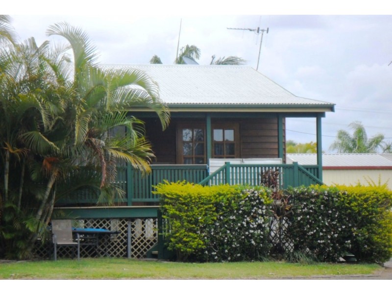 4 Doctor Street, Burnett Heads QLD 4670