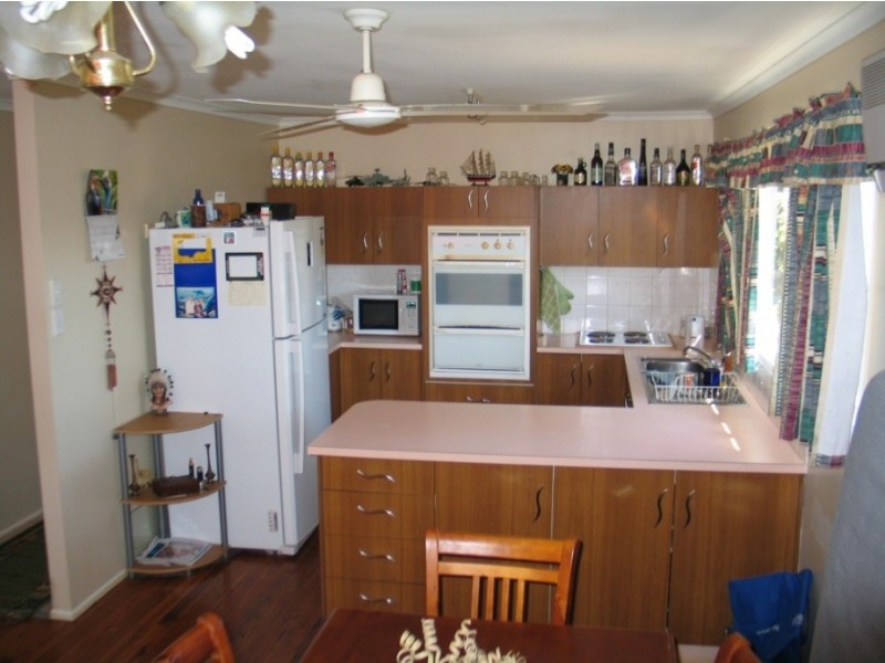 4 Doctor Street, Burnett Heads QLD 4670