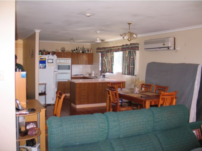 4 Doctor Street, Burnett Heads QLD 4670