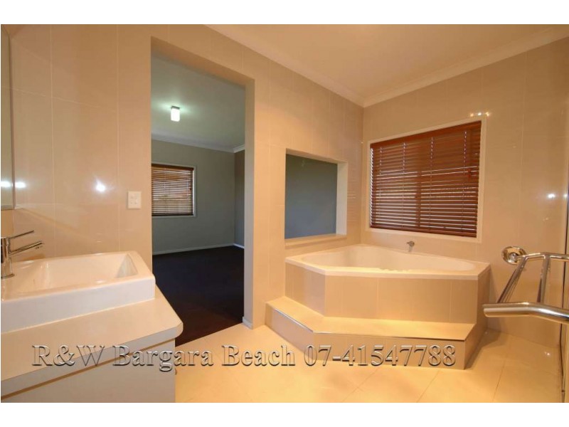 10 Explorers Way, Bargara QLD 4670