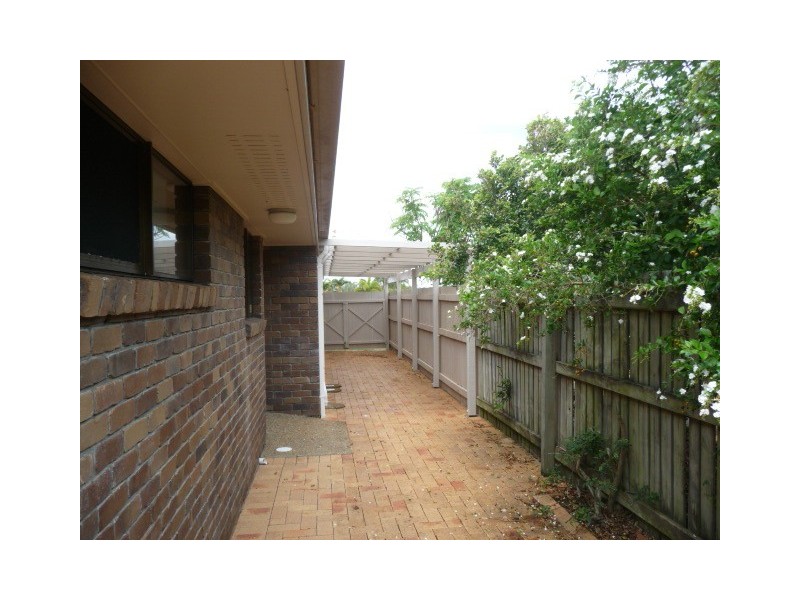 8 Wilfred Street, Bargara QLD 4670