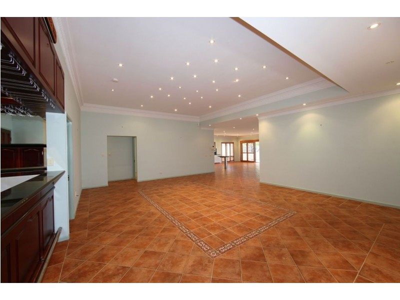 Villa 6, 5 Chantelle Circuit, Coral Cove QLD 4670