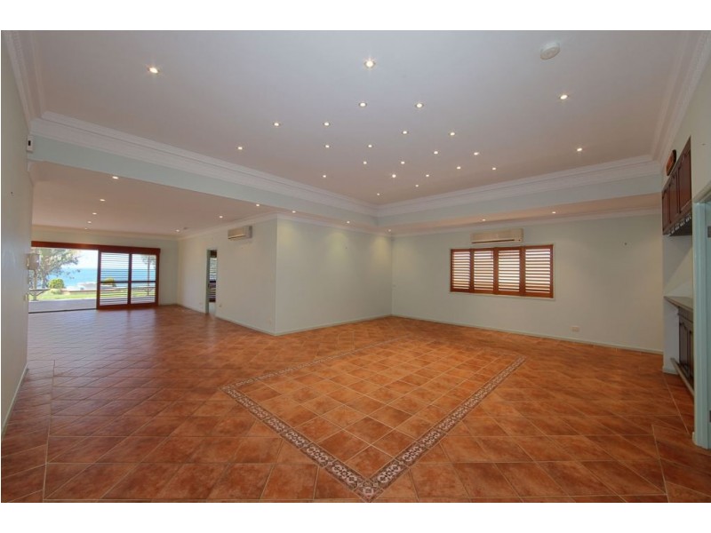 Villa 6, 5 Chantelle Circuit, Coral Cove QLD 4670