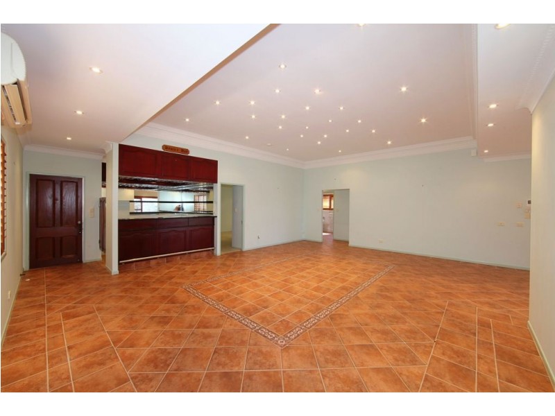 Villa 6, 5 Chantelle Circuit, Coral Cove QLD 4670