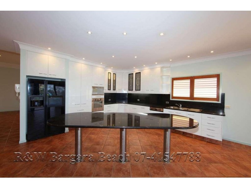 Villa 6, 5 Chantelle Circuit, Coral Cove QLD 4670