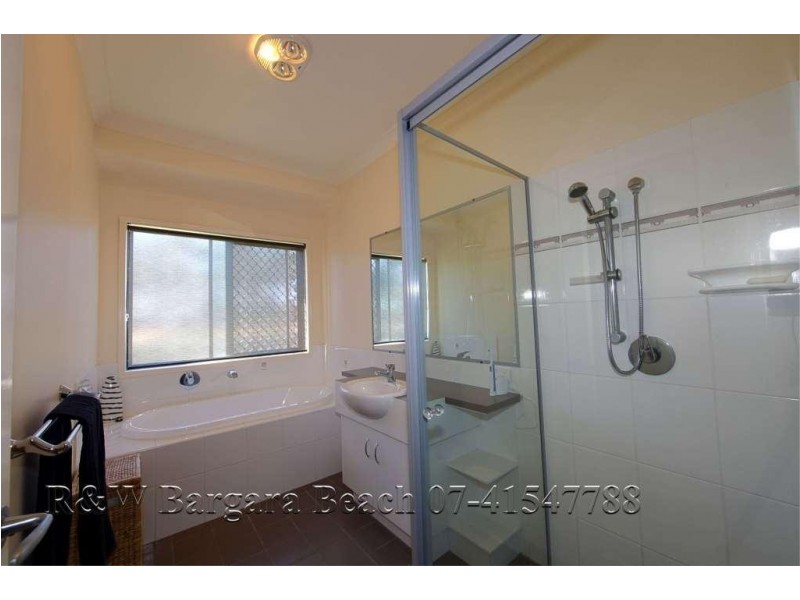 12 Raewood Close, Coral Cove QLD 4670